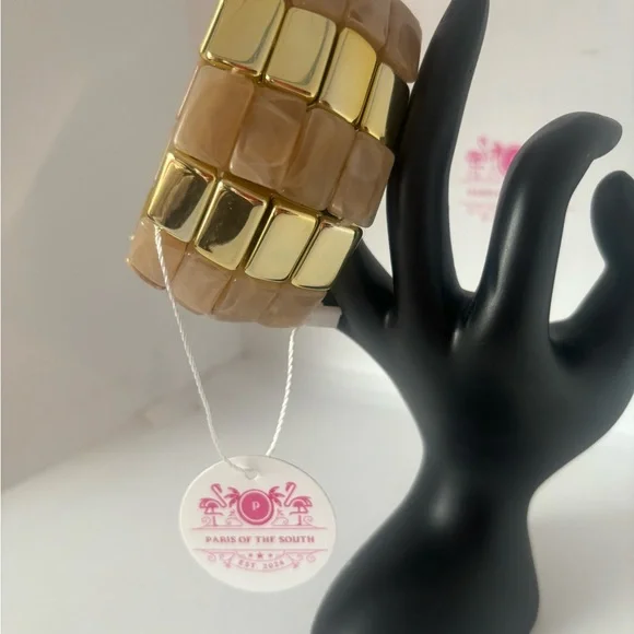 Color block acrylic bangle. - Picture 2 of 7